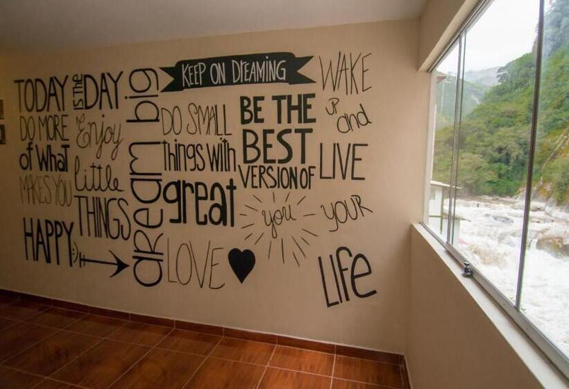 Casa Machu Picchu Hostel