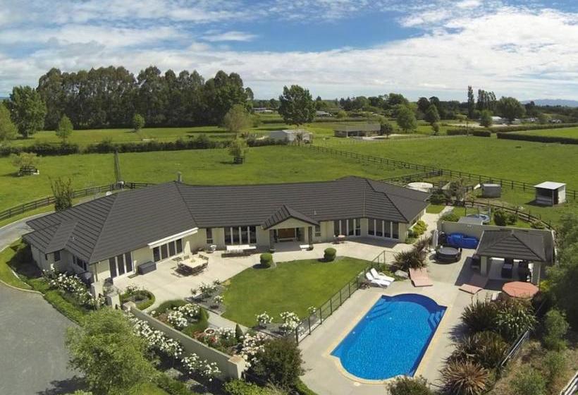 Grasslands Bed & Breakfast