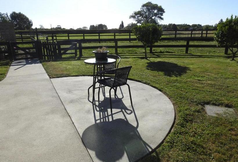 Grasslands Bed & Breakfast