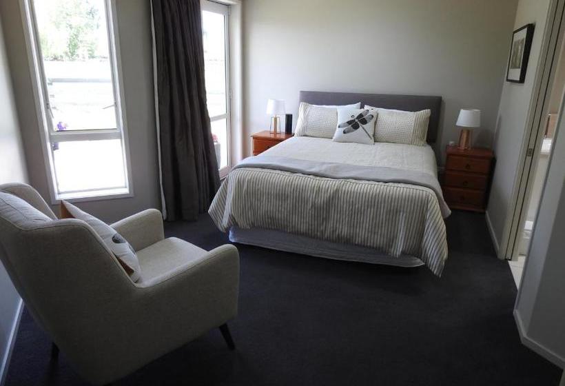 Grasslands Bed & Breakfast