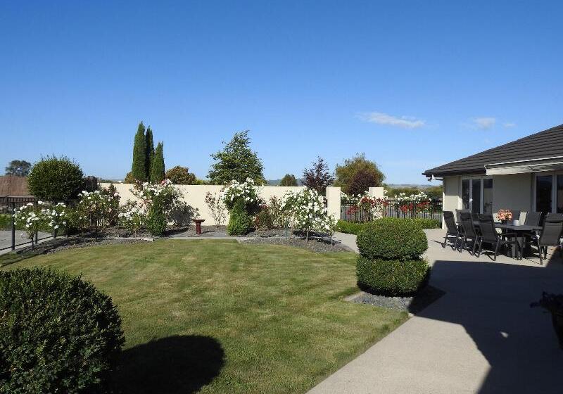 Grasslands Bed & Breakfast