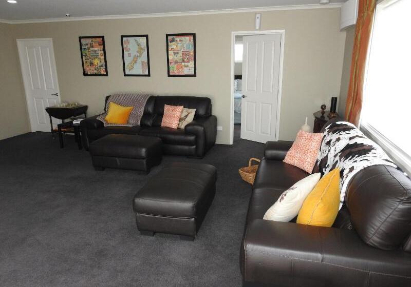 Grasslands Bed & Breakfast