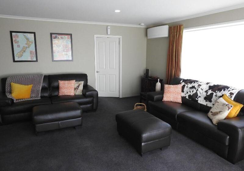 Grasslands Bed & Breakfast