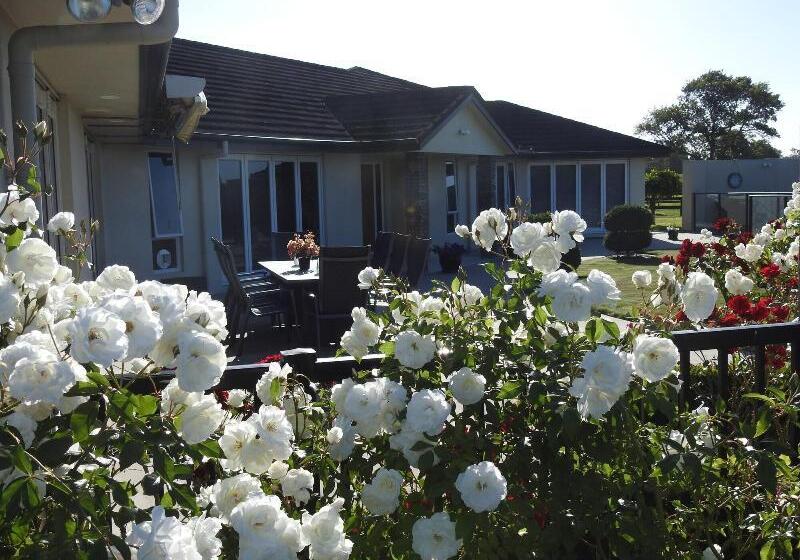 Grasslands Bed & Breakfast