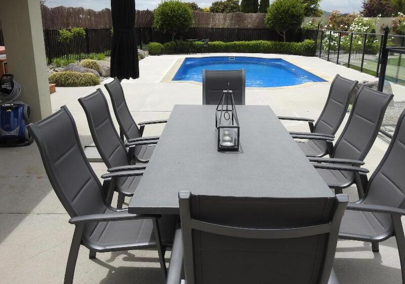 Grasslands Bed & Breakfast