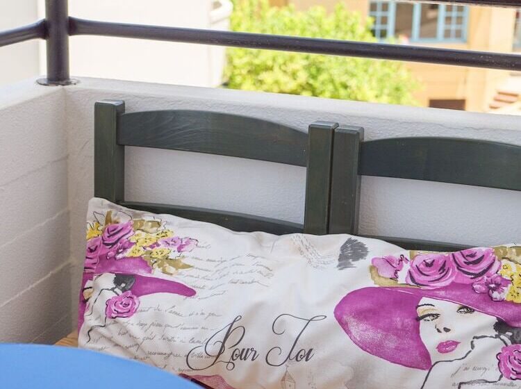 Happiness Apartments