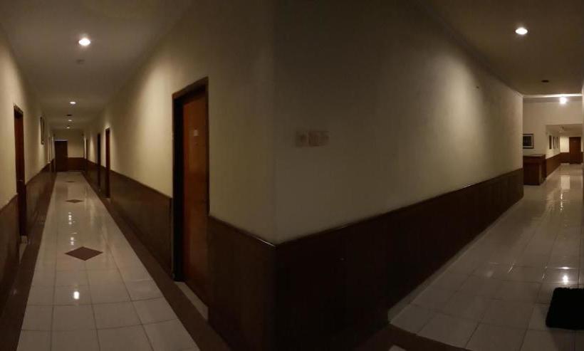 Alexander Hotel Tegal