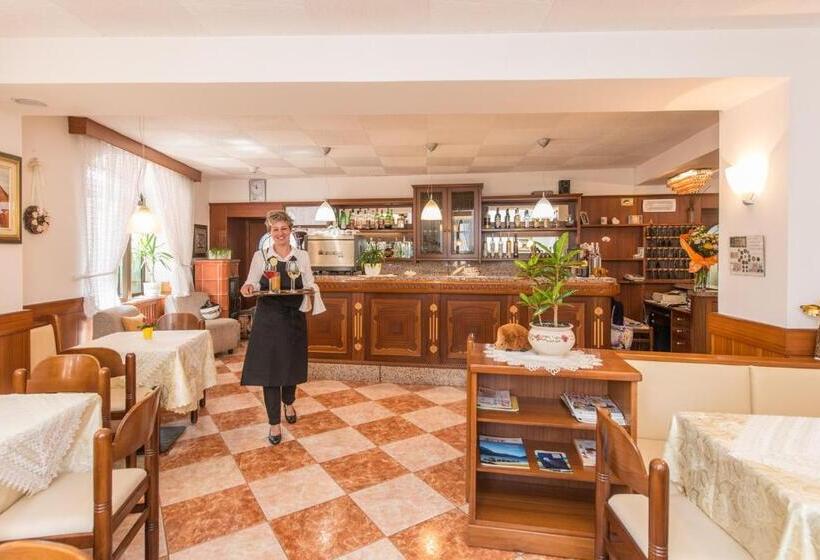 فندق Albergo Antica Rosa