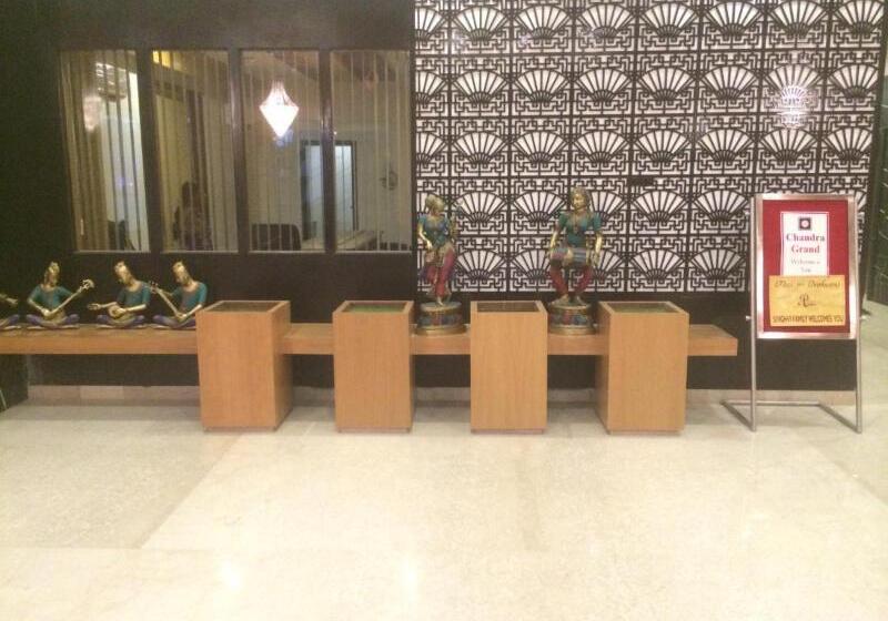 فندق Chandra Grand