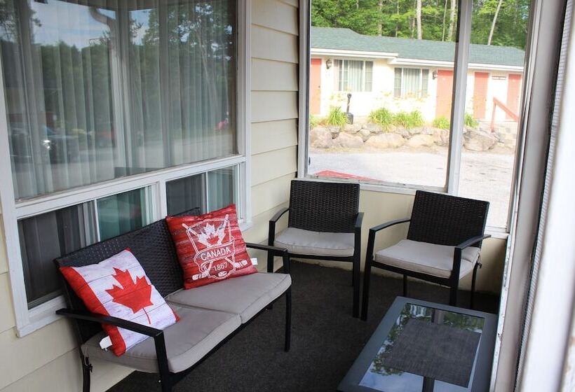 فندق Crestwood Inn