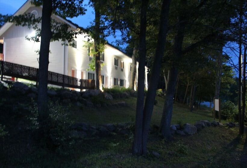 فندق Crestwood Inn