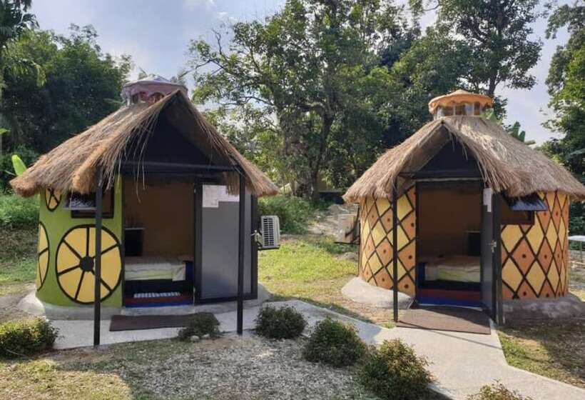 בית מלון כפרי Happy Paradise