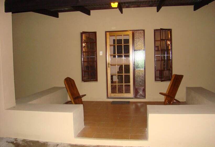 בית מלון כפרי Muweti Bush Lodge