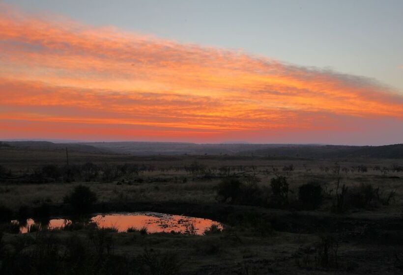 Отель Nambiti Plains Private Game Lodge