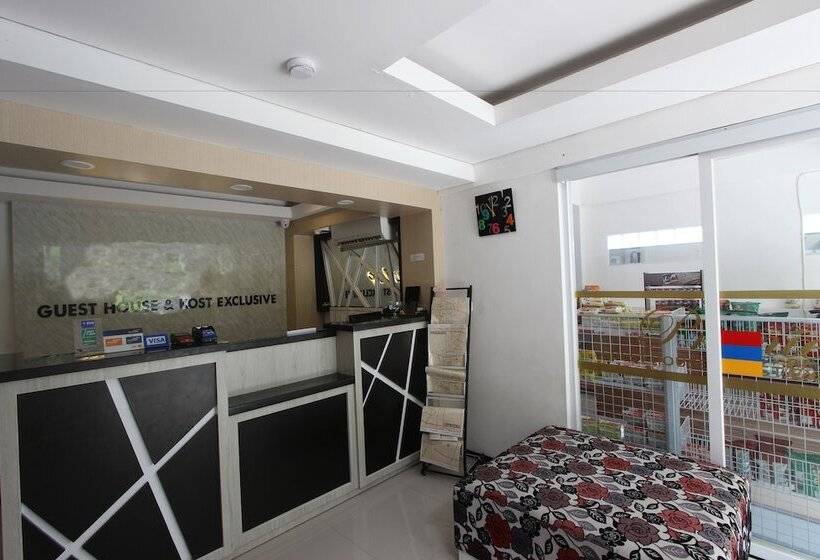 ホテル Reddoorz @ Candi Sambisari