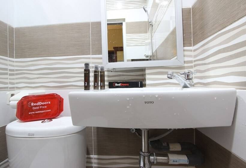 ホテル Reddoorz @ Candi Sambisari