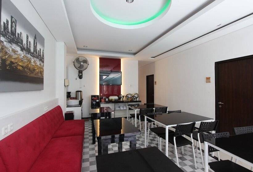 ホテル Reddoorz @ Candi Sambisari