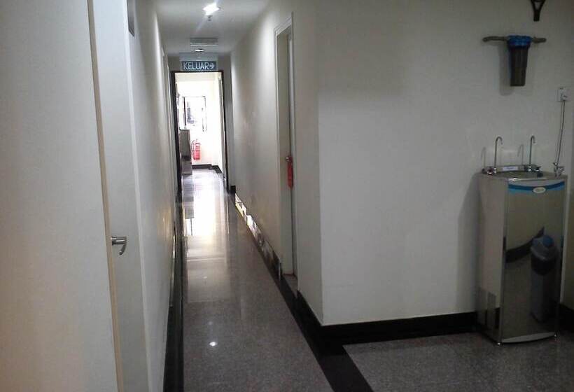 בית מלון כפרי Sri Puchong