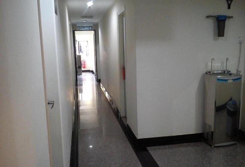 בית מלון כפרי Sri Puchong