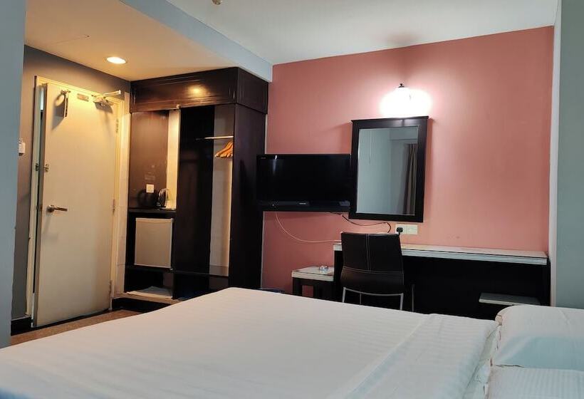 בית מלון כפרי Sri Puchong