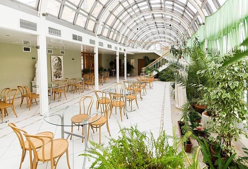 ホテル Usadba Derzhavina