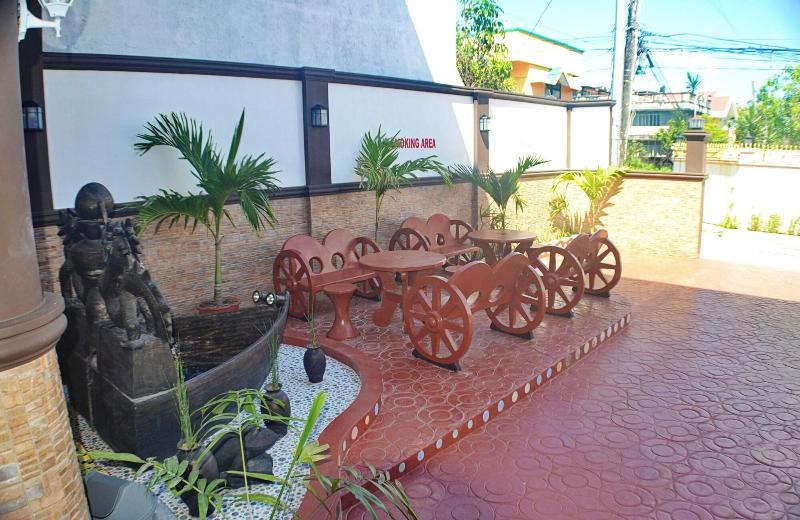 Mayon Backpackers Hostel