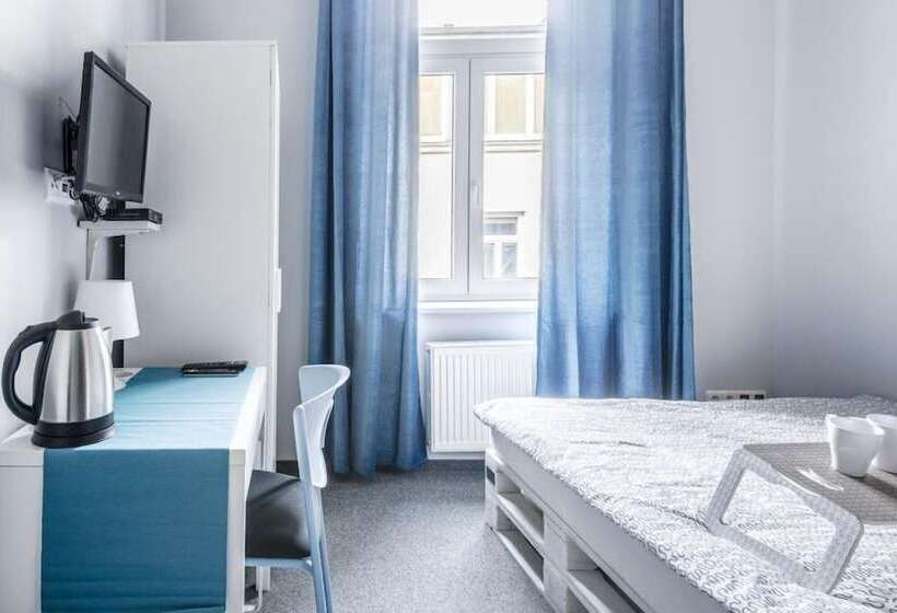 Mish Mash Nowogrodzka   Hostel