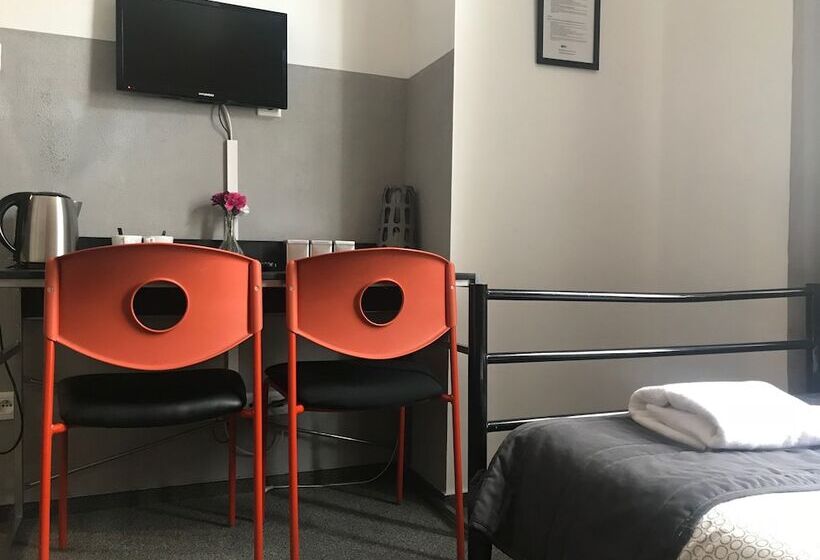 Mish Mash Nowogrodzka   Hostel