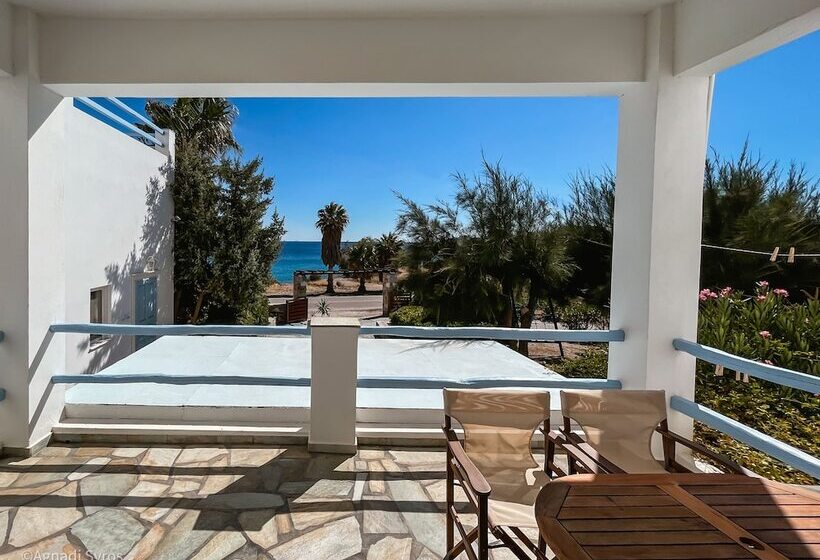 پانسیون Agnadi Syros Beachfront Studios & Rooms