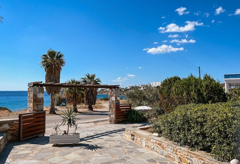 پانسیون Agnadi Syros Beachfront Studios & Rooms