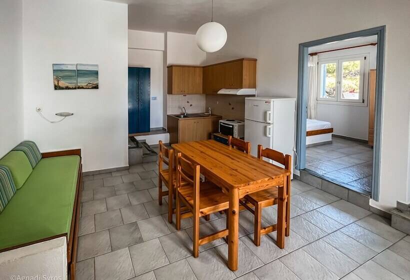 پانسیون Agnadi Syros Beachfront Studios & Rooms