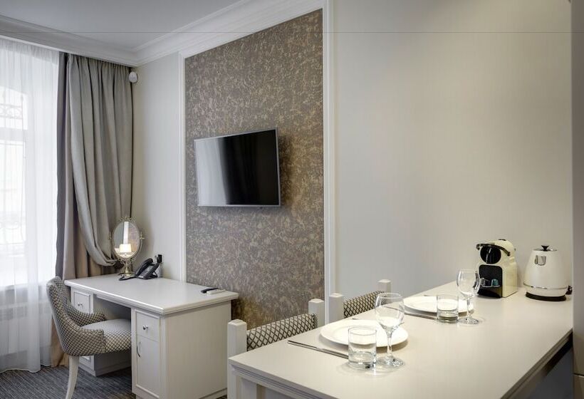 פנסיון Anastasia