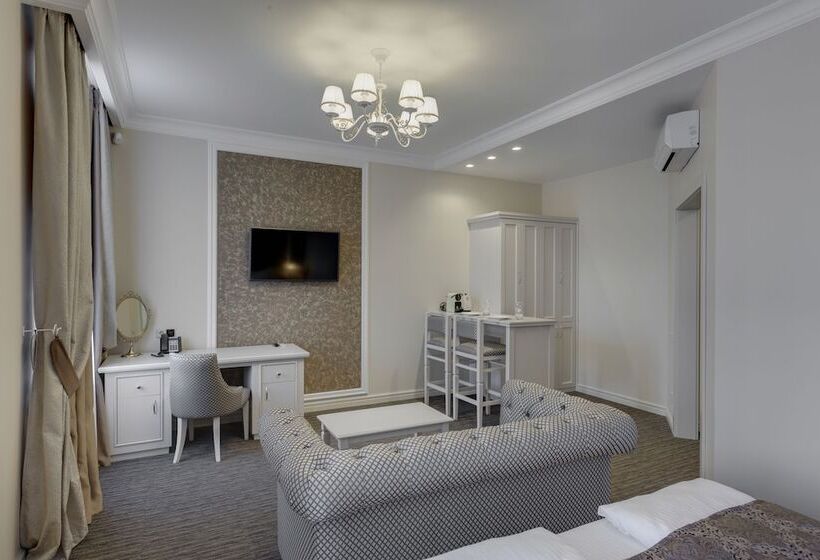 פנסיון Anastasia