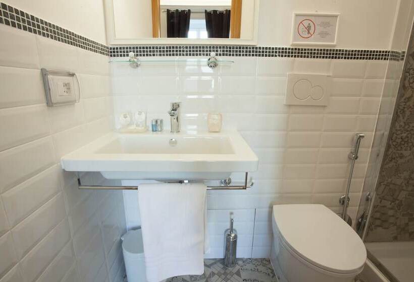 פנסיון Innsiderome