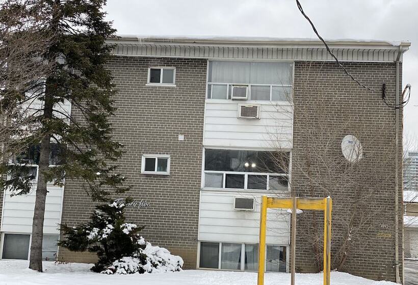 Пансион Kashaneh Guest House 27 Greenbriar