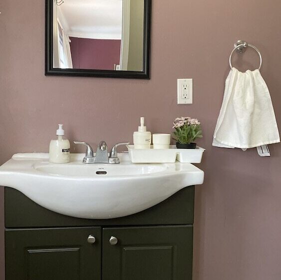 Пансион Kashaneh Guest House 27 Greenbriar