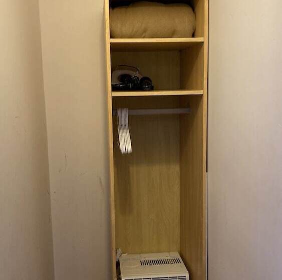 Пансион Kashaneh Guest House 27 Greenbriar