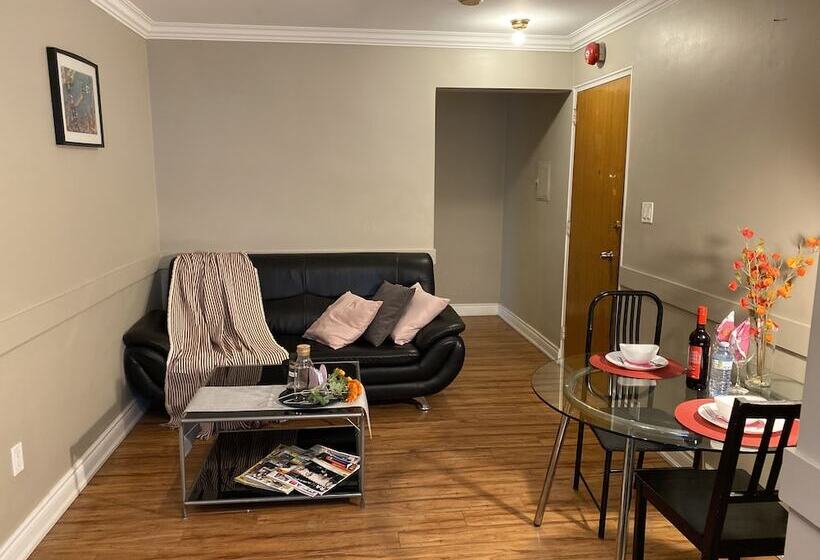 Пансион Kashaneh Guest House 27 Greenbriar