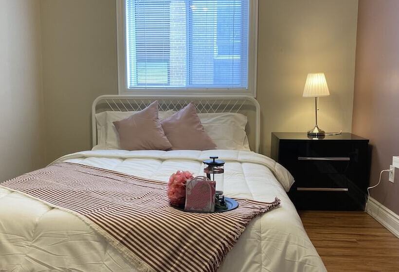 Пансион Kashaneh Guest House 27 Greenbriar