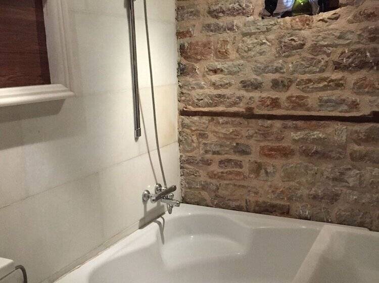 پانسیون Old Inn