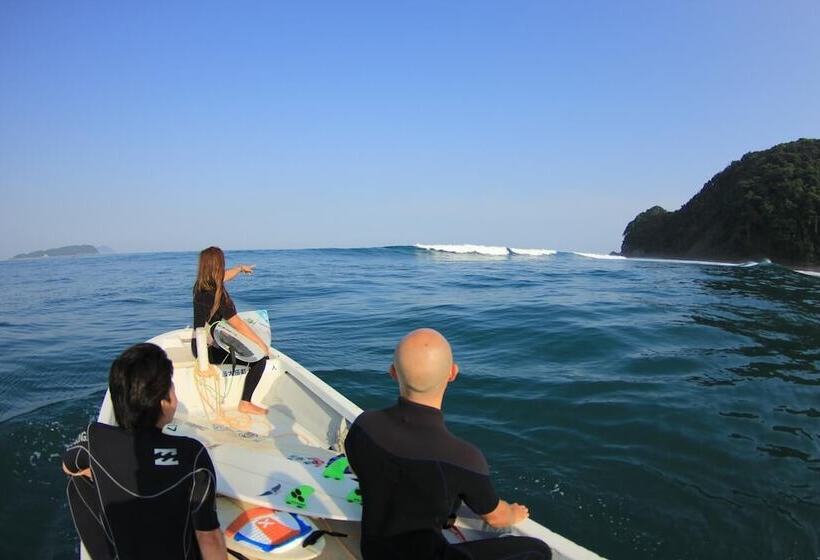 بنسيون Pavilionsurf&lodge