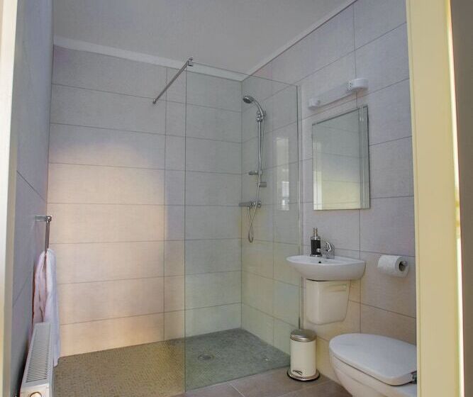 膳宿费 The Red Cottage & Stables