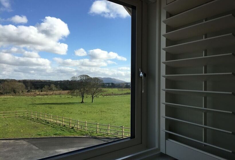 膳宿费 The Red Cottage & Stables