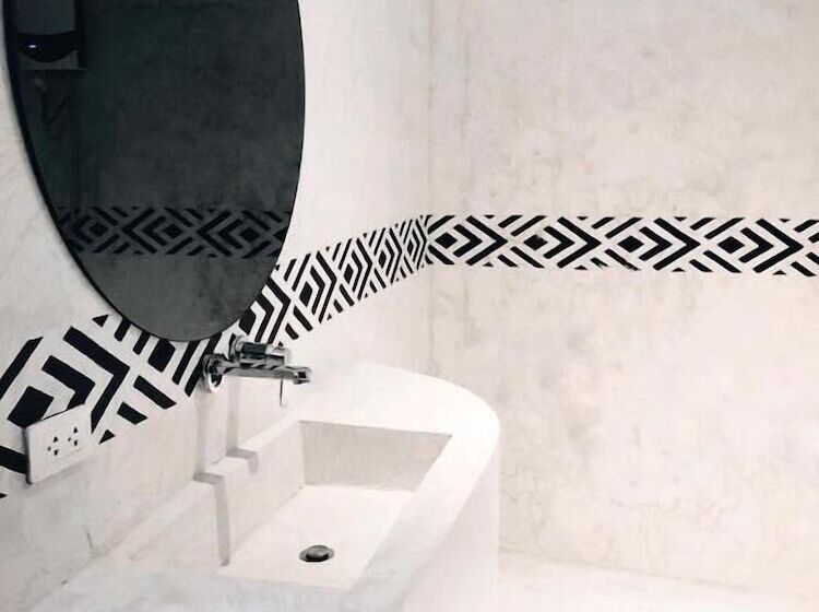 پانسیون Villa Dali Resort