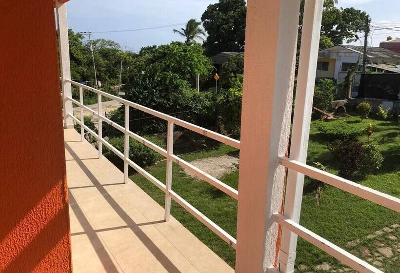 Posada Nativa Claymount View