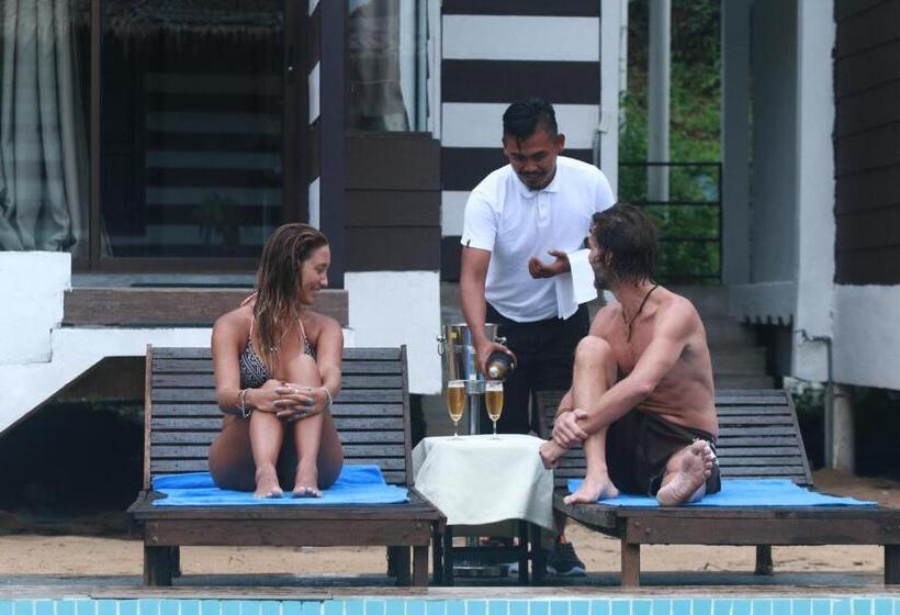 The Barat Tioman Beach Resort