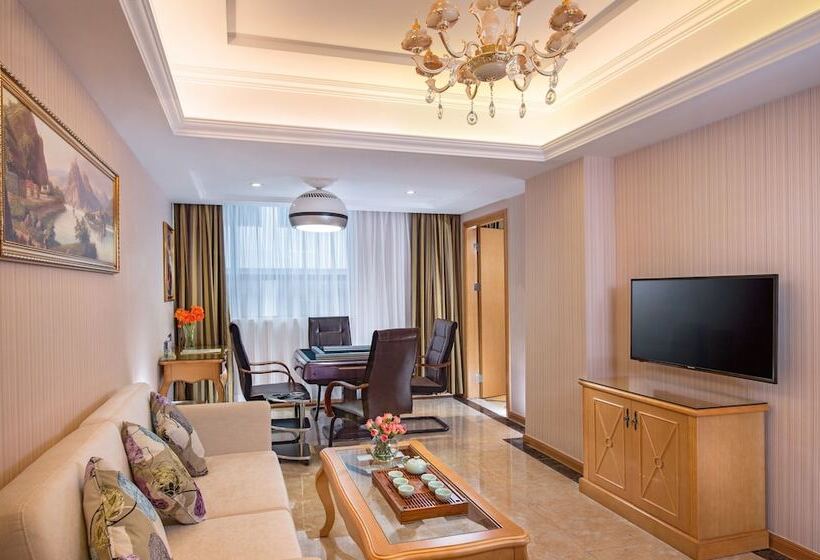 Vienna Hotel Shenzhen Fuyong Metro Station Branch