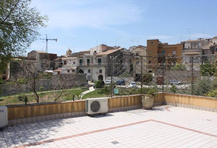 تختخواب و صبحانه Il Giardino Di Pietra