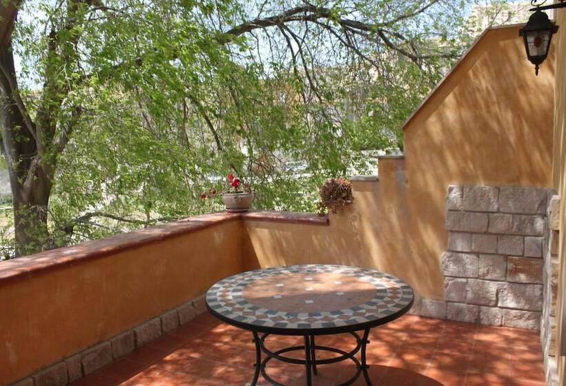 تختخواب و صبحانه Il Giardino Di Pietra