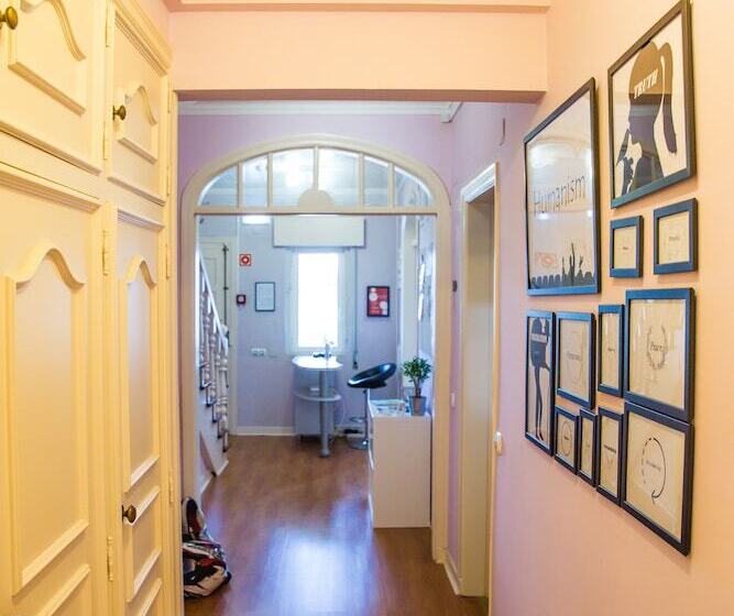 Help Yourself Hostels  Carcavelos Coast